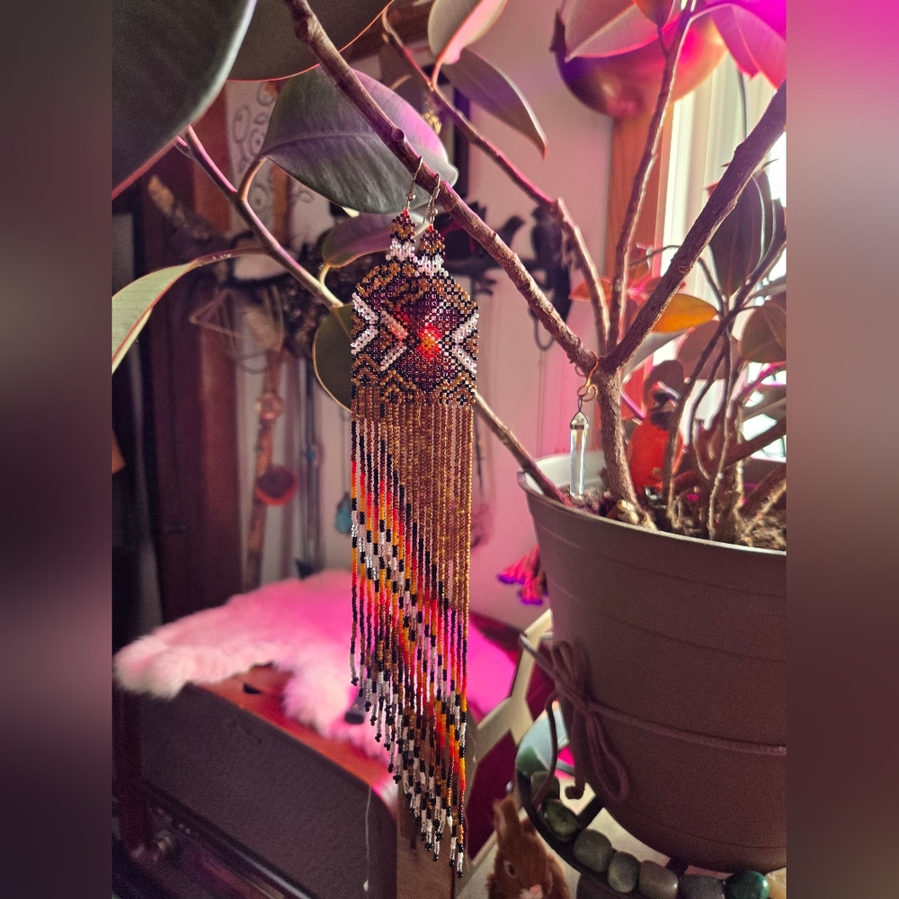 Four Visions Yawanawa Espiritu De Fuego seed beaded earrings - Picture 4 of 11
